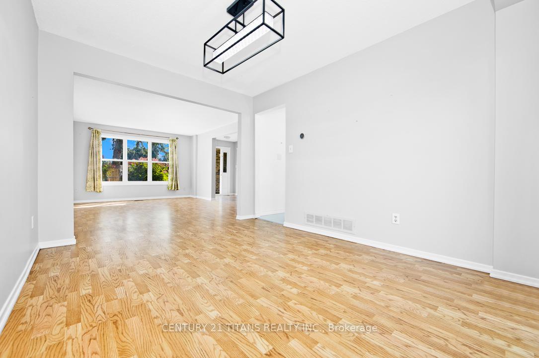 Photo 7 of 154 Iroquois Avenue, Oshawa, Samac — HOMEH