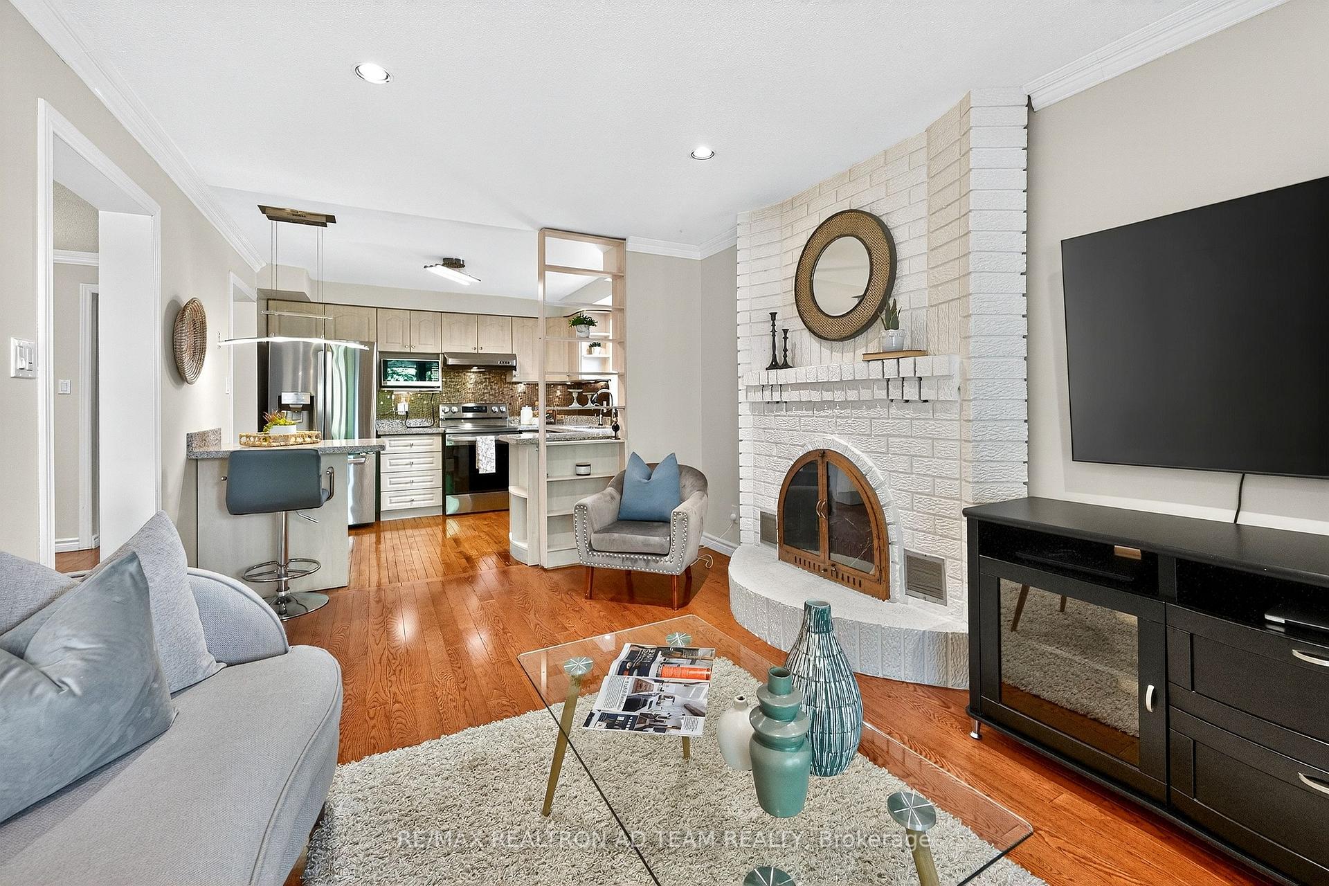 Photo 10 of 1303 Redwood Lane, Pickering, Liverpool — HOMEH