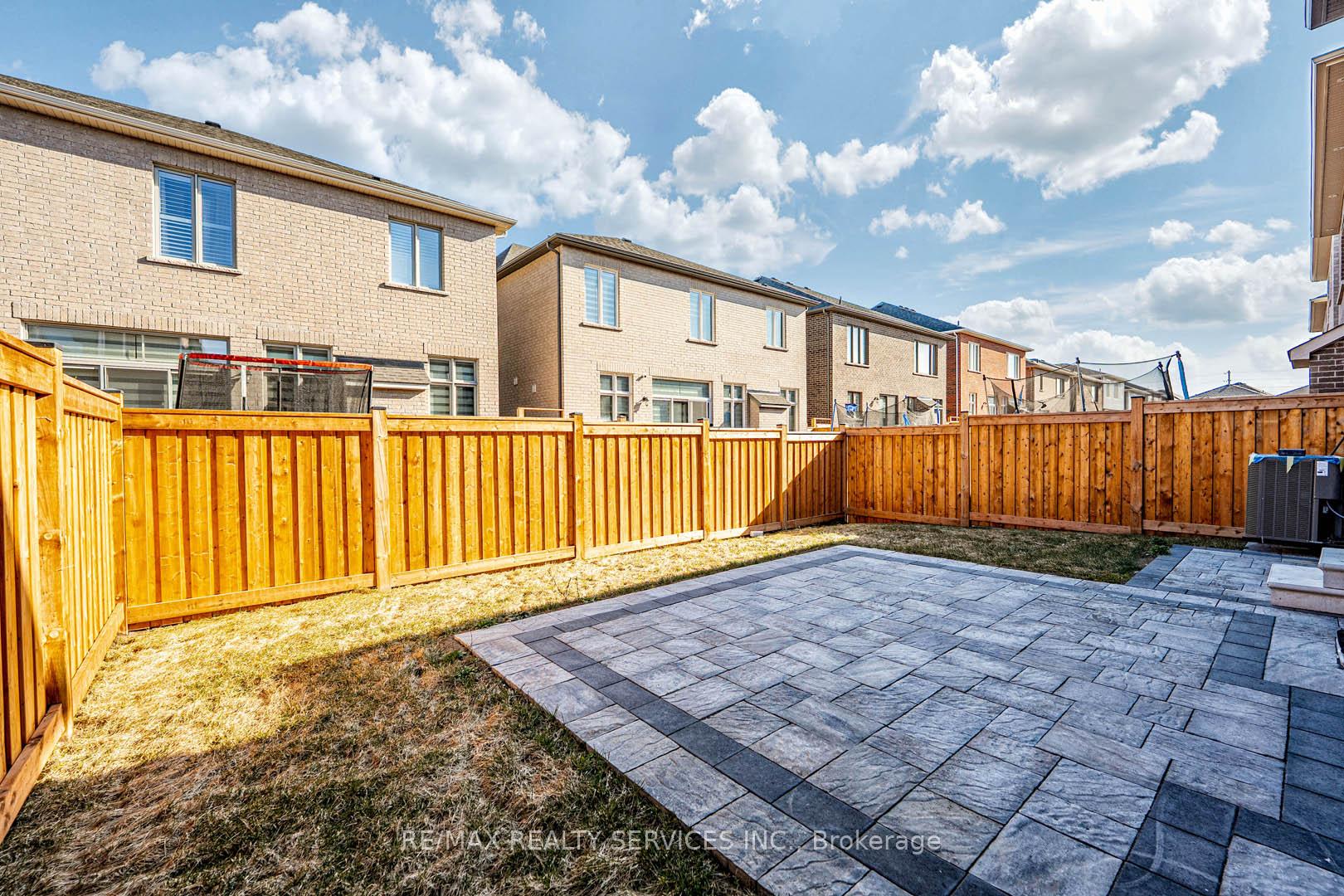 Photo 36 of 462 Violet Gate, Milton, Walker — HOMEH