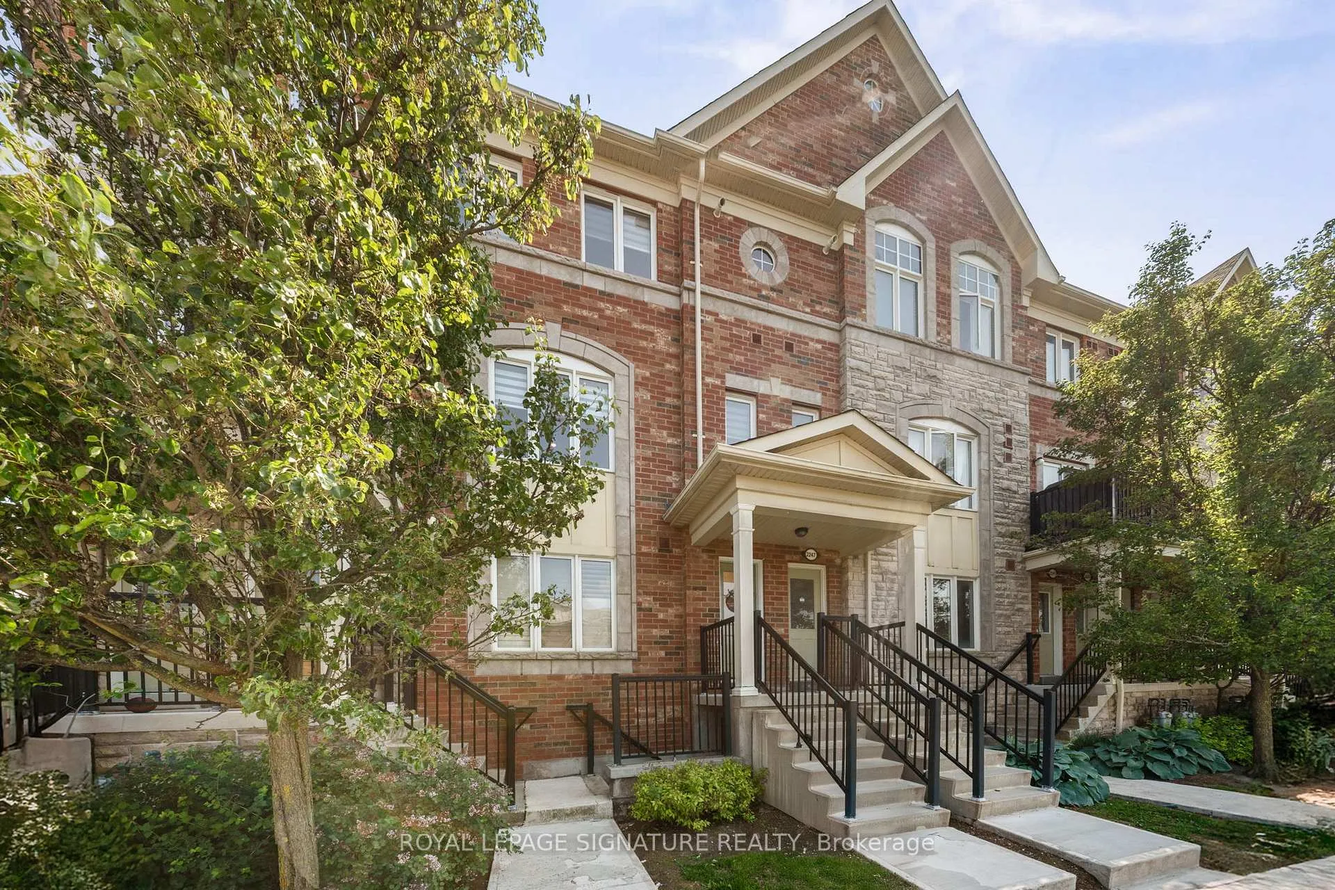 Photo 2 of 2249 Bur Oak Avenue, Markham, Greensborough — HOMEH