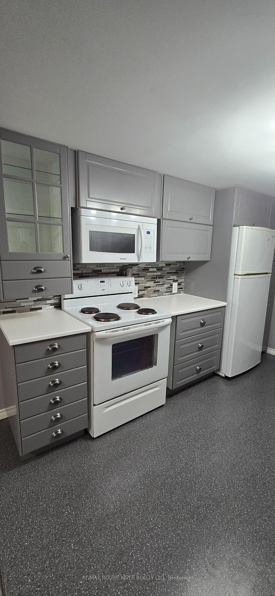 Photo 8 of Unit Lower, 758 Gillespie Avenue, Peterborough, Otonabee Ward 1 — HOMEH