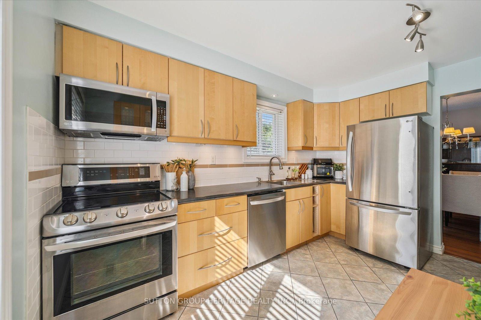 Photo 12 of 1880 Una Road, Pickering, Amberlea — HOMEH