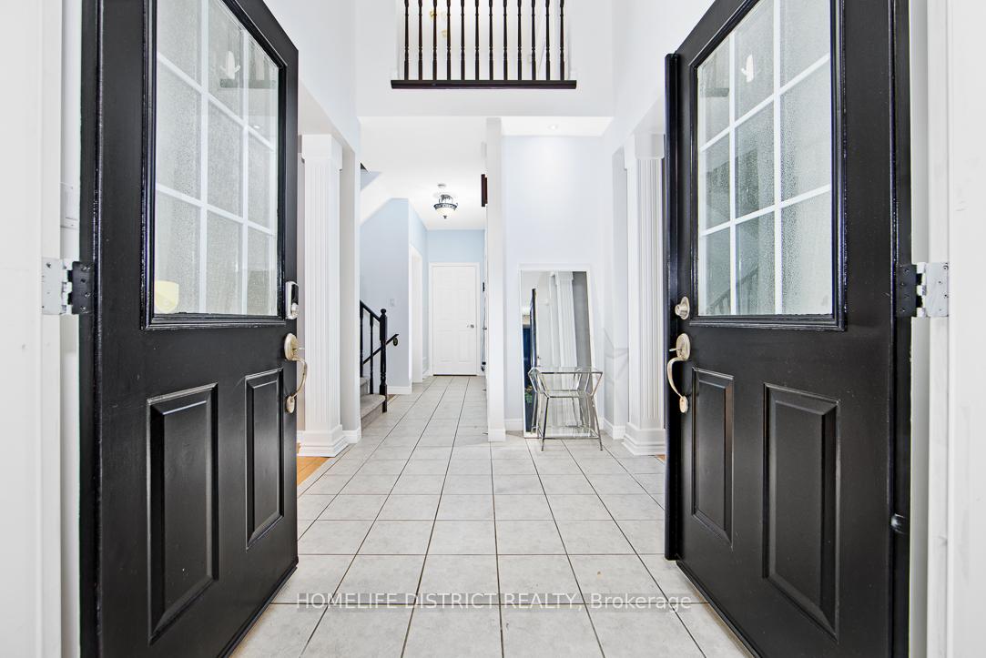 Photo 5 of 847 Greenleaf Circle, Oshawa, Taunton — HOMEH