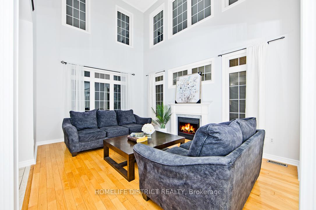 Photo 7 of 847 Greenleaf Circle, Oshawa, Taunton — HOMEH
