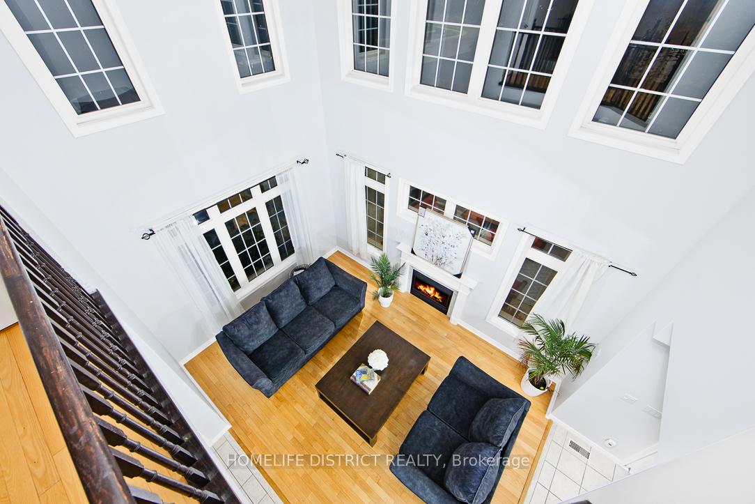 Photo 8 of 847 Greenleaf Circle, Oshawa, Taunton — HOMEH