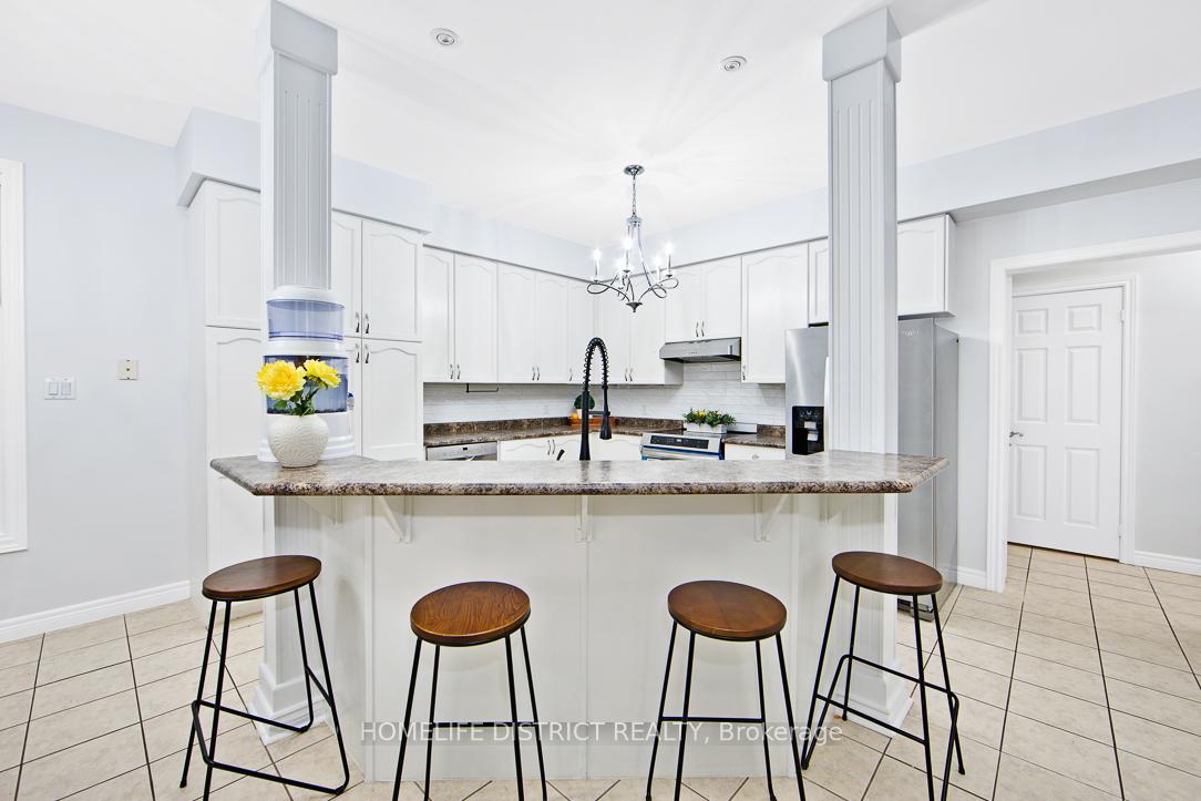 Photo 11 of 847 Greenleaf Circle, Oshawa, Taunton — HOMEH