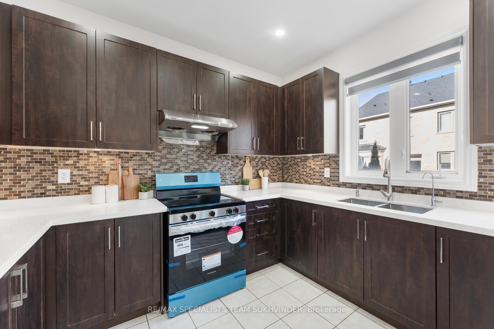 Photo 18 of 407 Savoline Boulevard, Milton, Scott — HOMEH