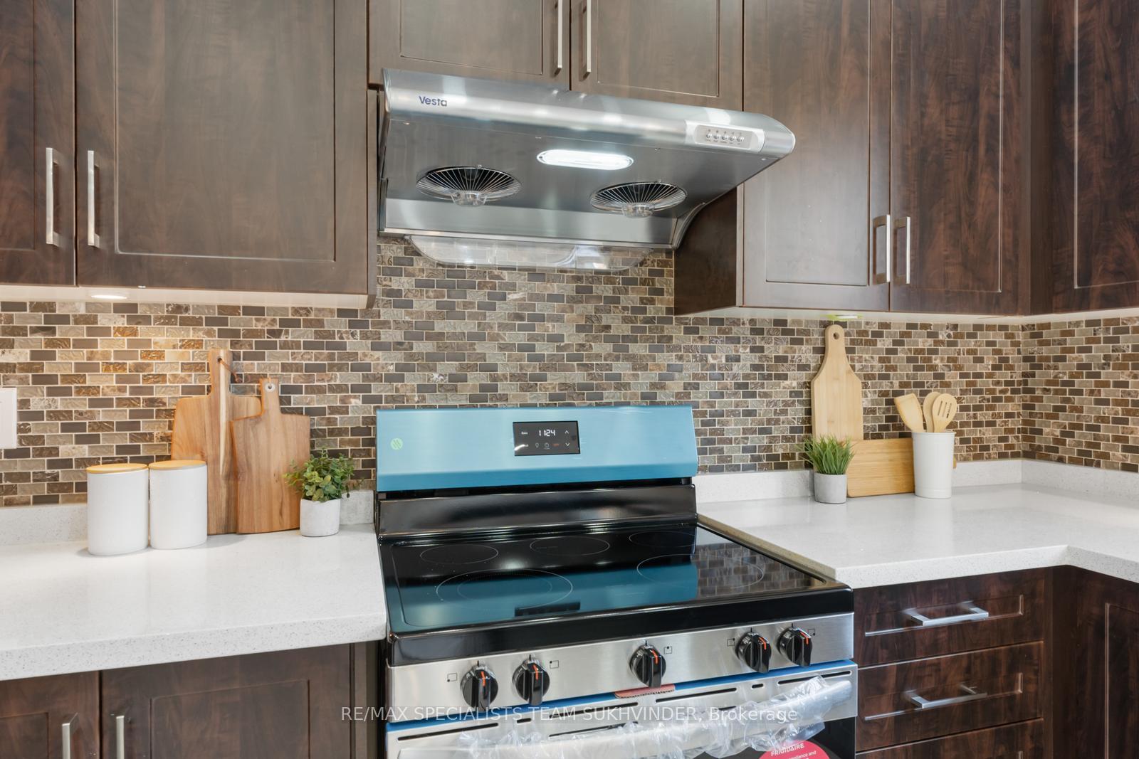 Photo 21 of 407 Savoline Boulevard, Milton, Scott — HOMEH