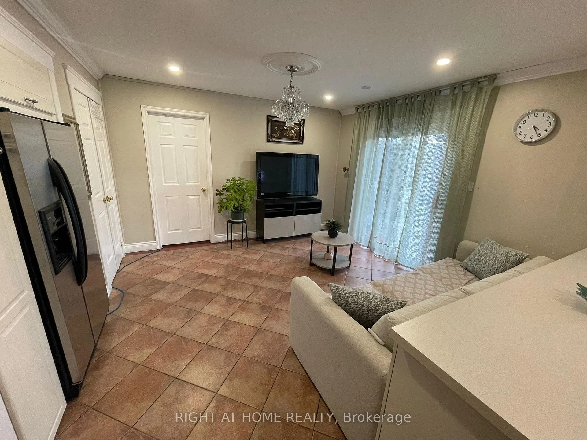 Photo 3 of 1627 Middleton Street, Pickering, Brock Ridge — HOMEH