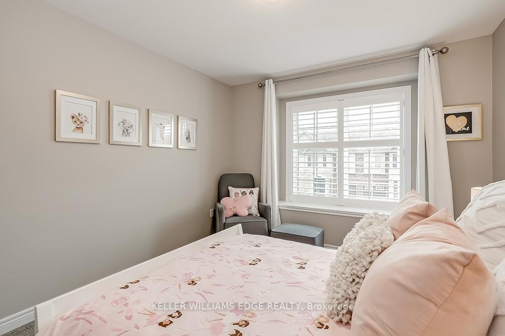 Photo 24 of 17 Heaven Crescent, Milton, Ford — HOMEH