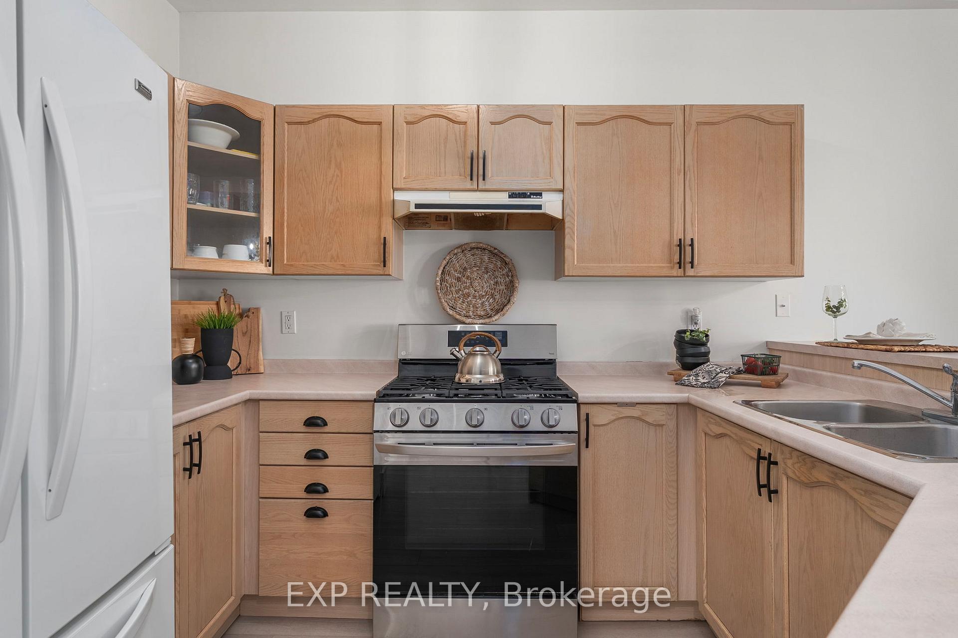 Photo 11 of 1761 White Cedar Drive, Pickering, Amberlea — HOMEH