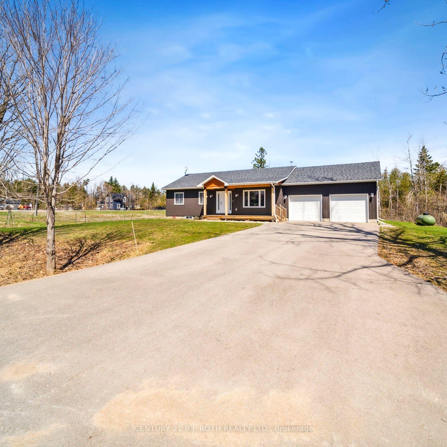 Photo 2 of 4000 Joyce Avenue, Ramara, Rural Ramara — HOMEH