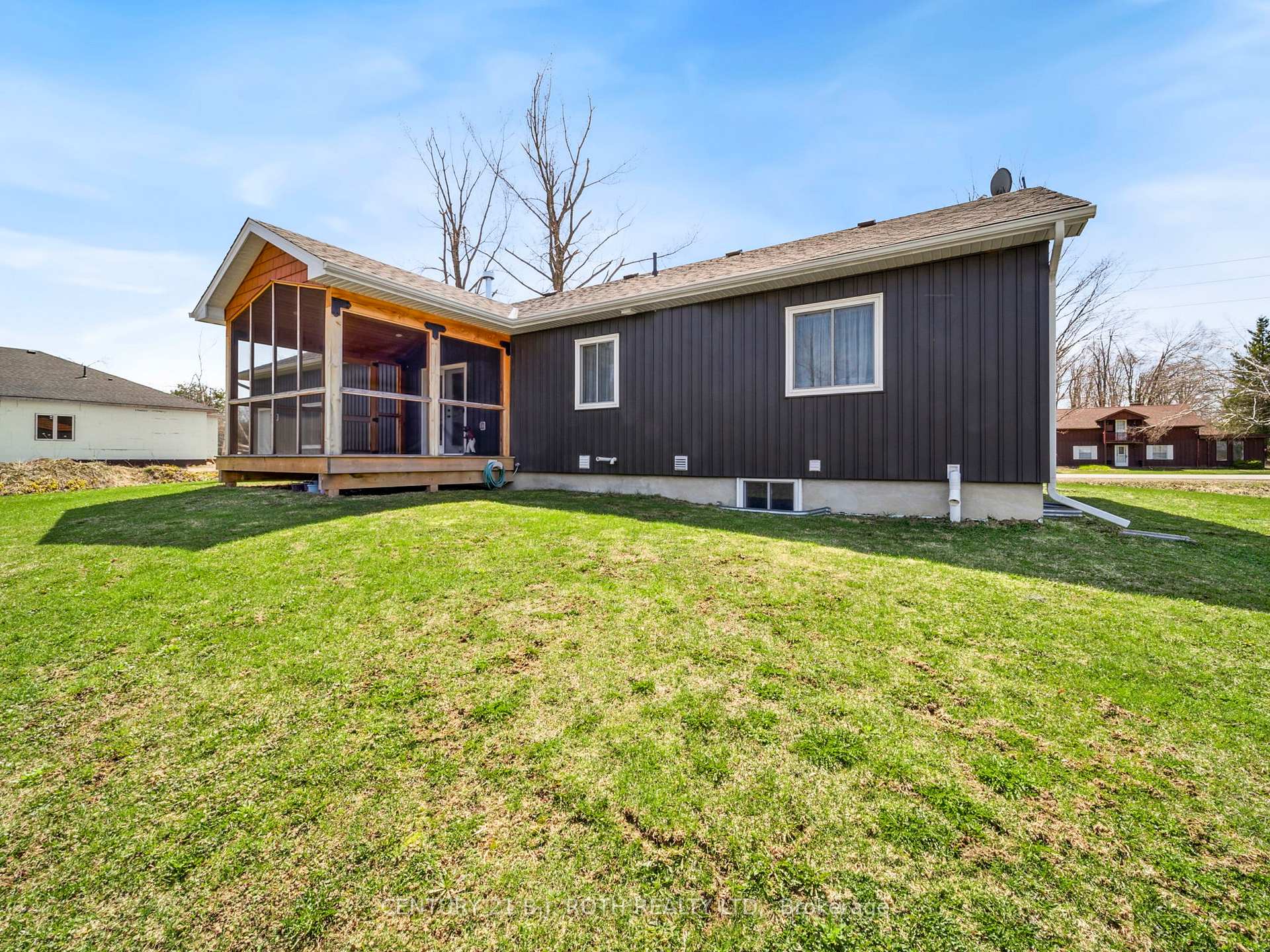 Photo 5 of 4000 Joyce Avenue, Ramara, Rural Ramara — HOMEH