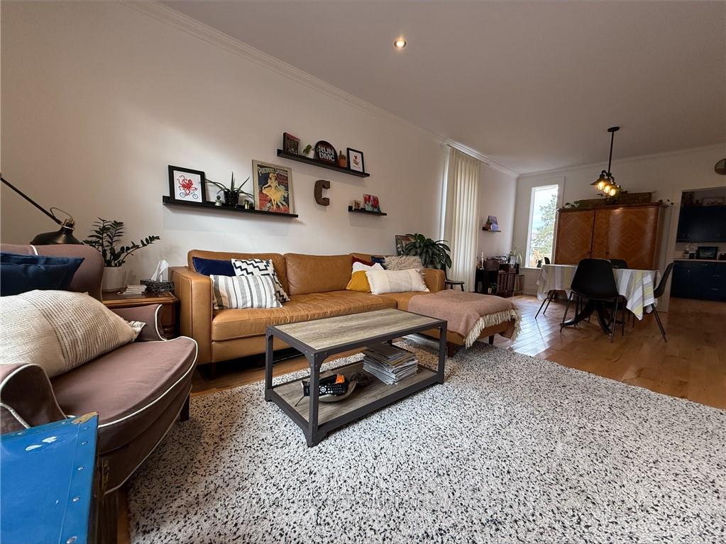 Photo 4 of 193 Ross Street, Renfrew — HOMEH