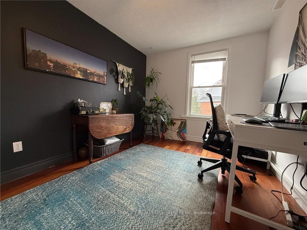 Photo 18 of 193 Ross Street, Renfrew — HOMEH