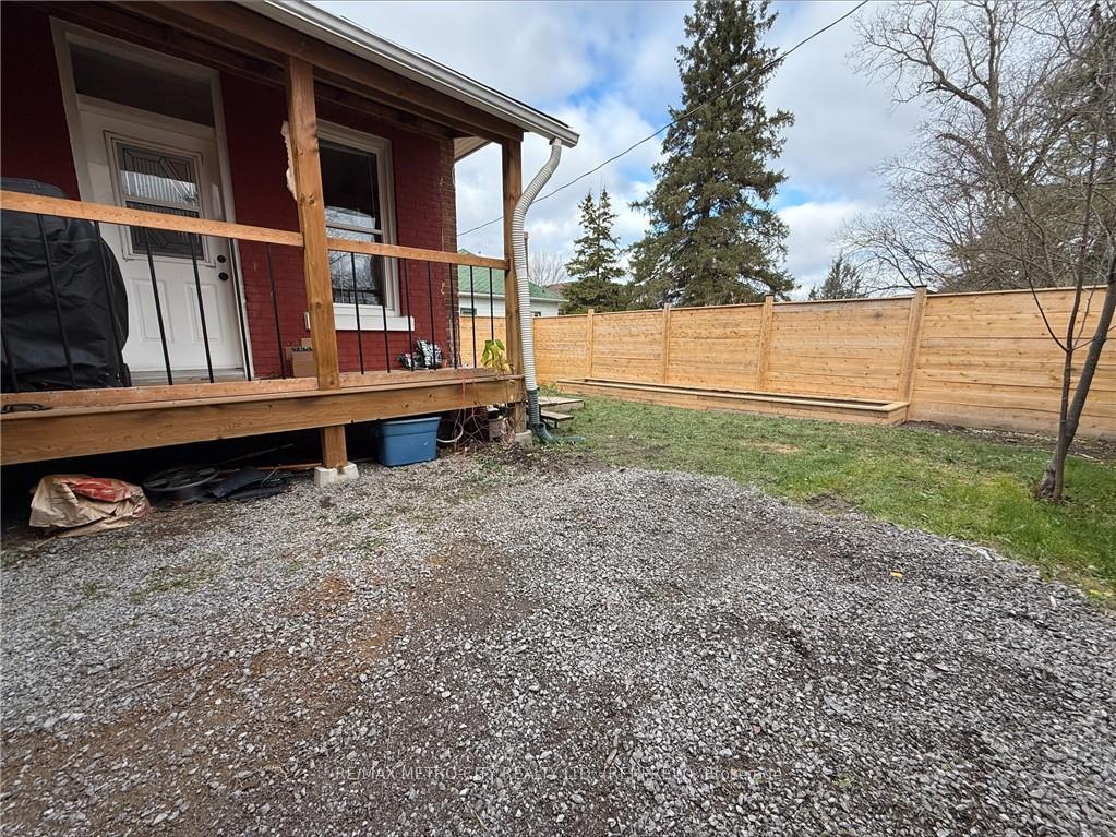 Photo 22 of 193 Ross Street, Renfrew — HOMEH