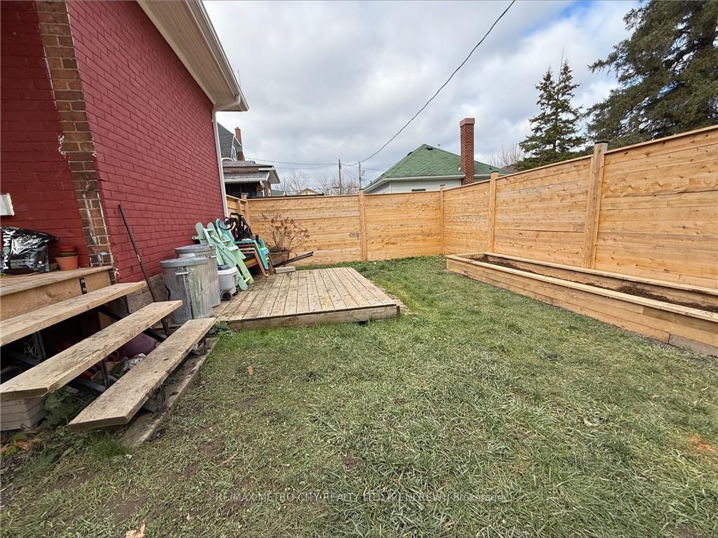 Photo 24 of 193 Ross Street, Renfrew — HOMEH