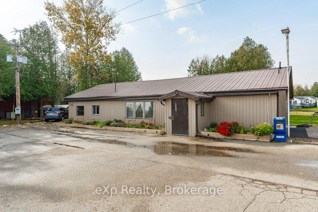 Photo 44 of 4 Bush Lane, Puslinch, Rural Puslinch East — HOMEH