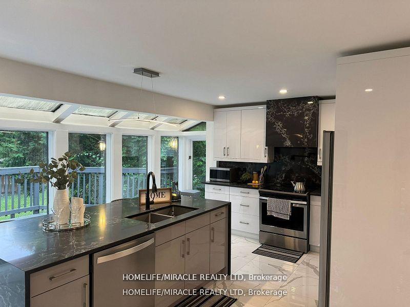 Photo 9 of 1491 Finch Avenue, Pickering, Liverpool — HOMEH