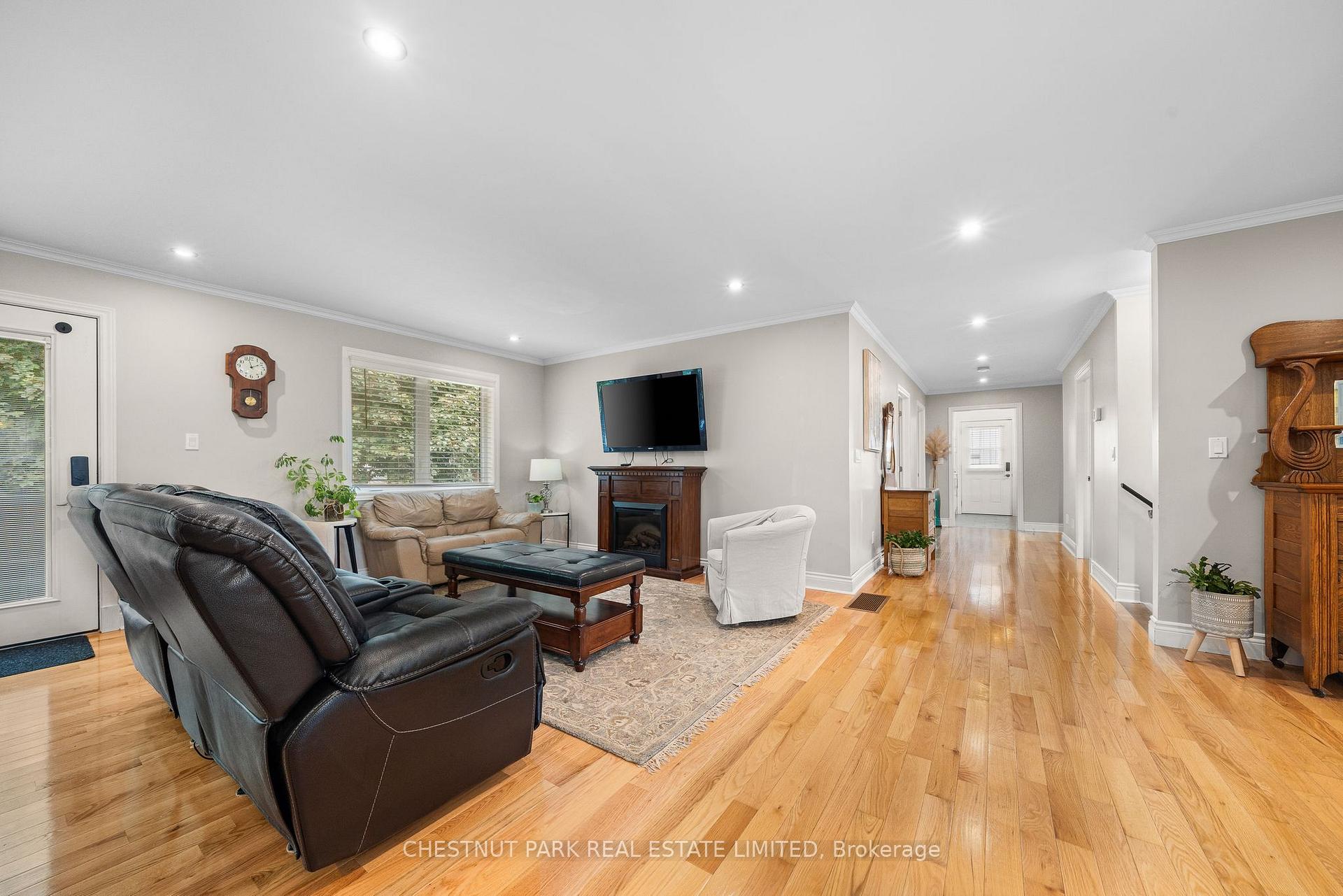 Photo 16 of 27 Ackerman Street, Prince Edward County, Picton Ward — HOMEH