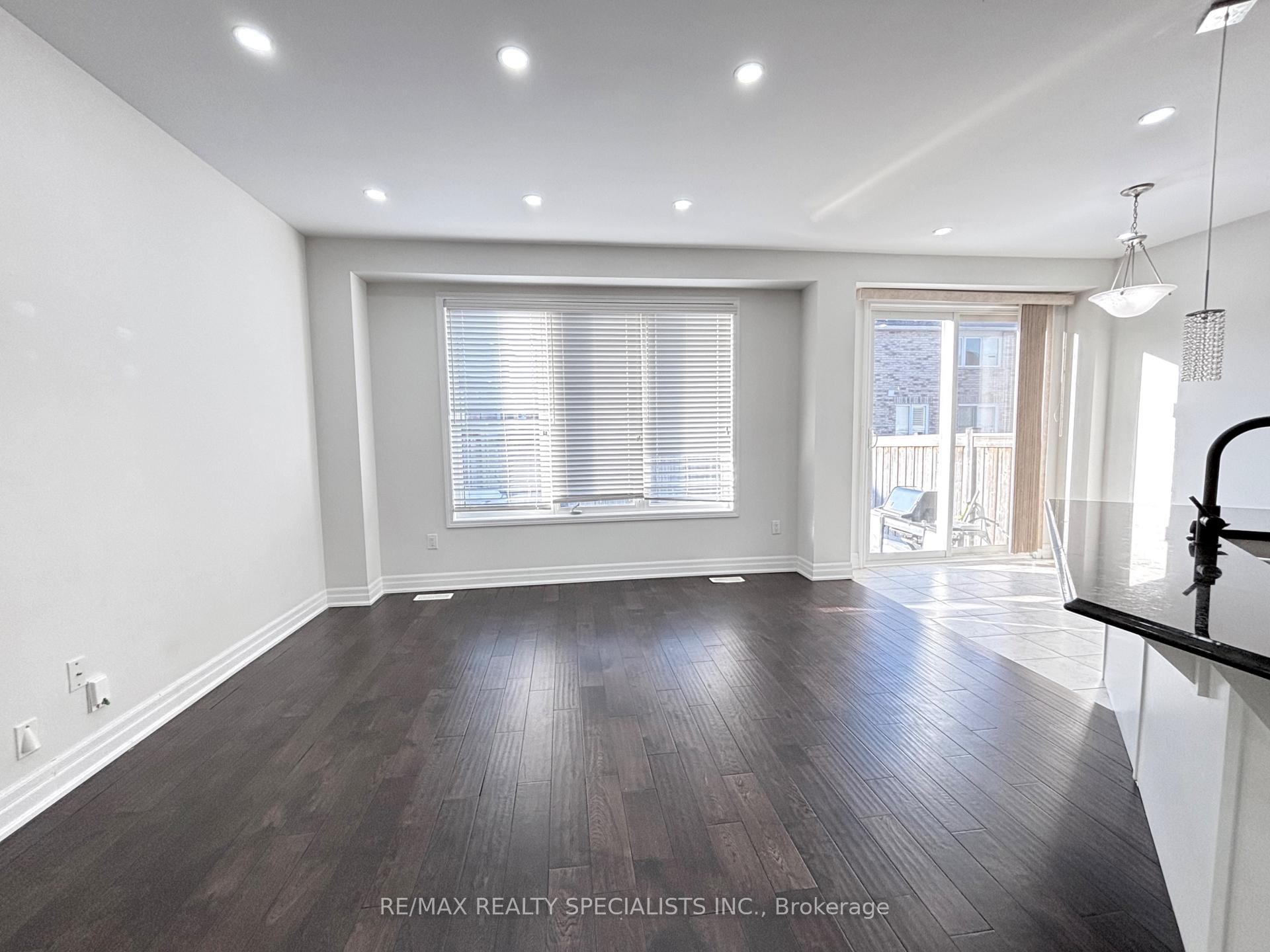 Photo 3 of 311 Ruhl Drive, Milton, Willmott — HOMEH