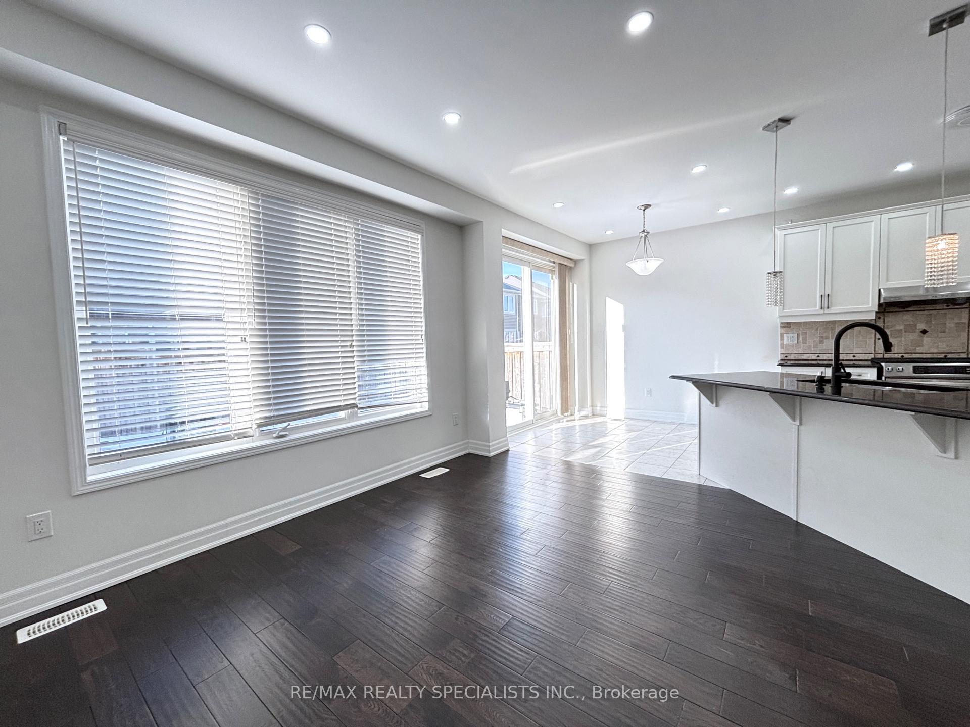 Photo 4 of 311 Ruhl Drive, Milton, Willmott — HOMEH