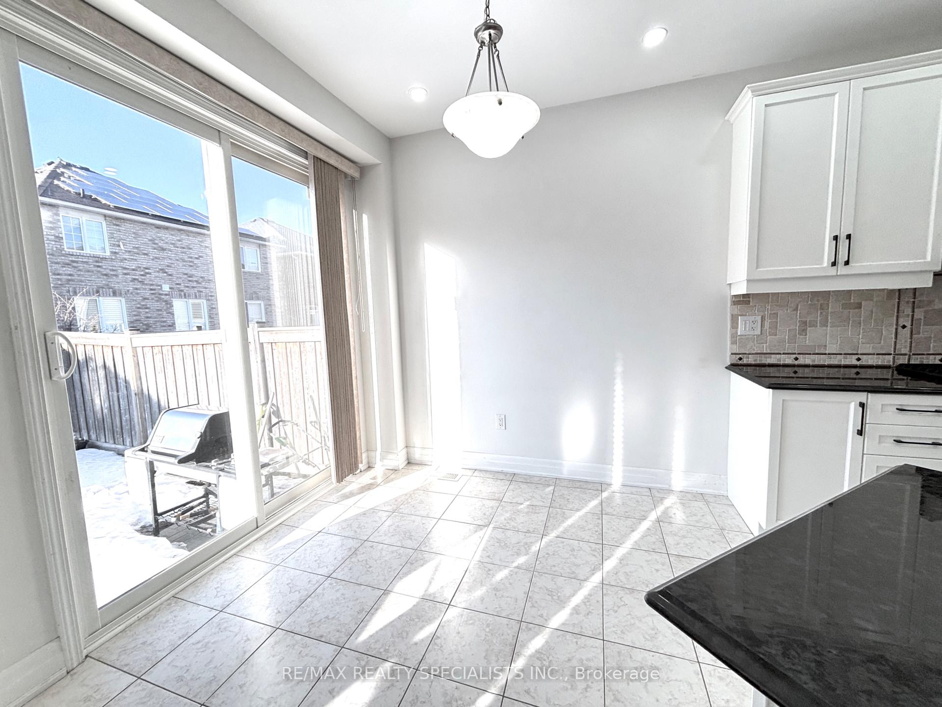Photo 6 of 311 Ruhl Drive, Milton, Willmott — HOMEH