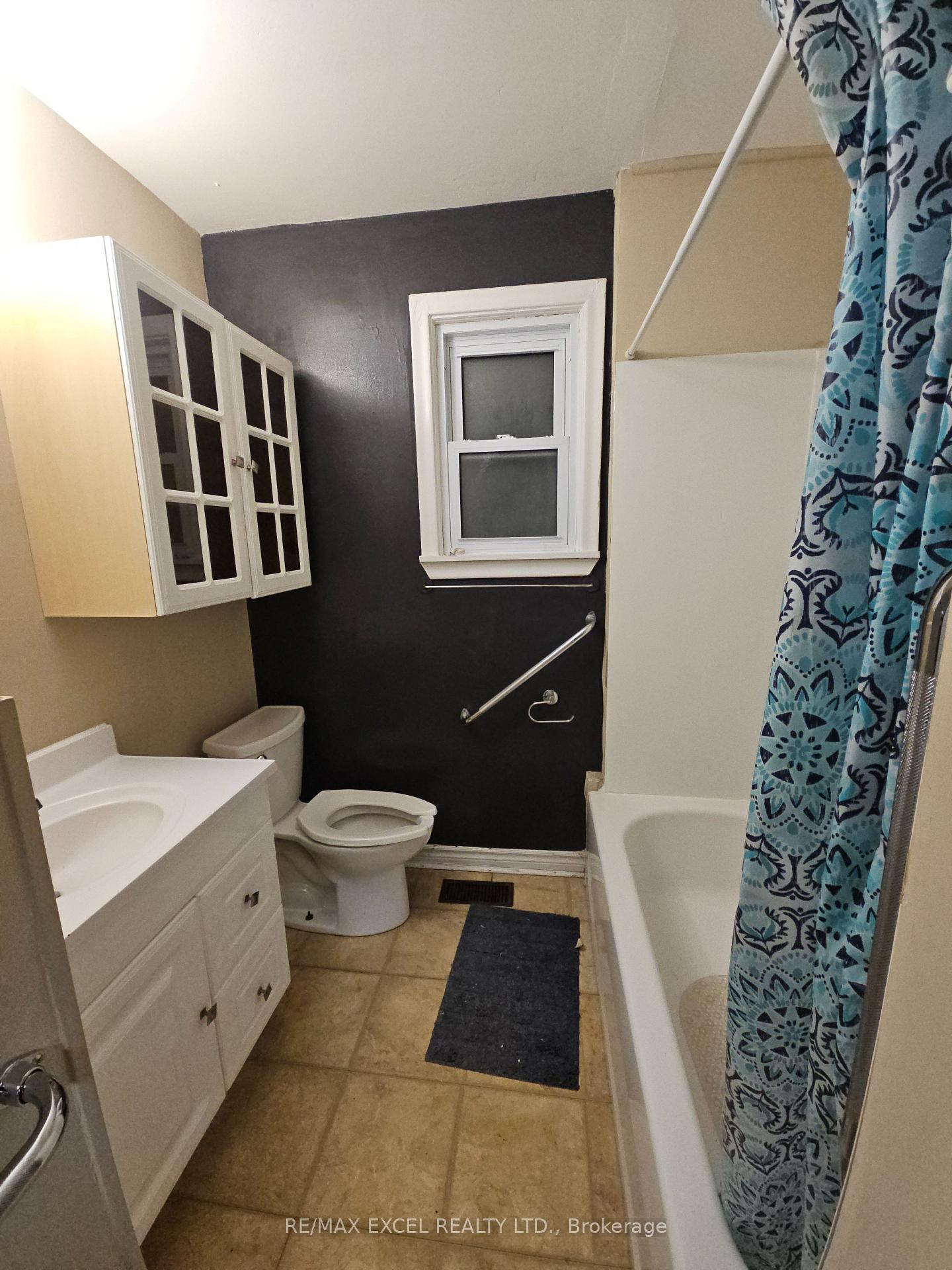 Photo 5 of 249 Penrose Avenue, Peterborough, Town Ward 3 — HOMEH