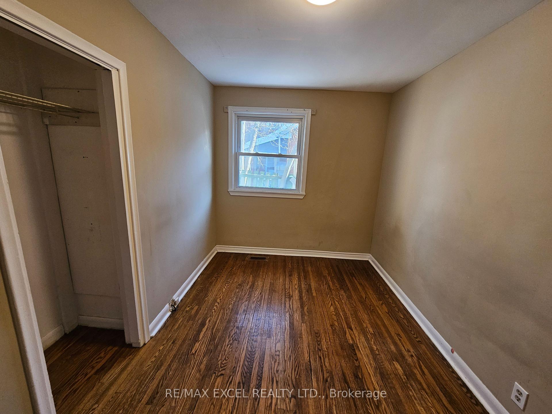 Photo 7 of 249 Penrose Avenue, Peterborough, Town Ward 3 — HOMEH