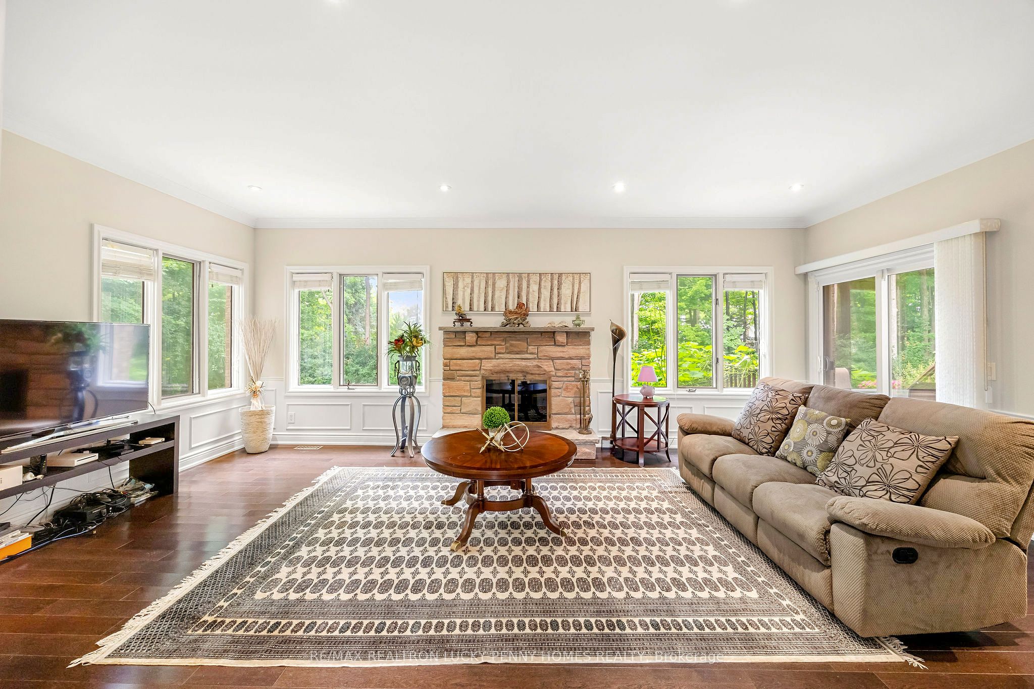 Photo 33 of 10 Walnut Glen Place, Markham, Devil's Elbow — HOMEH