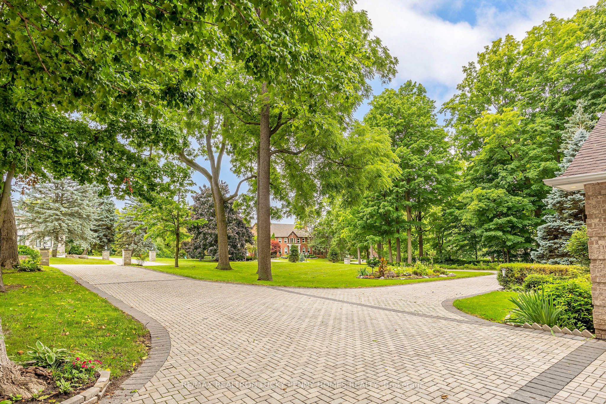 Photo 25 of 10 Walnut Glen Place, Markham, Devil's Elbow — HOMEH