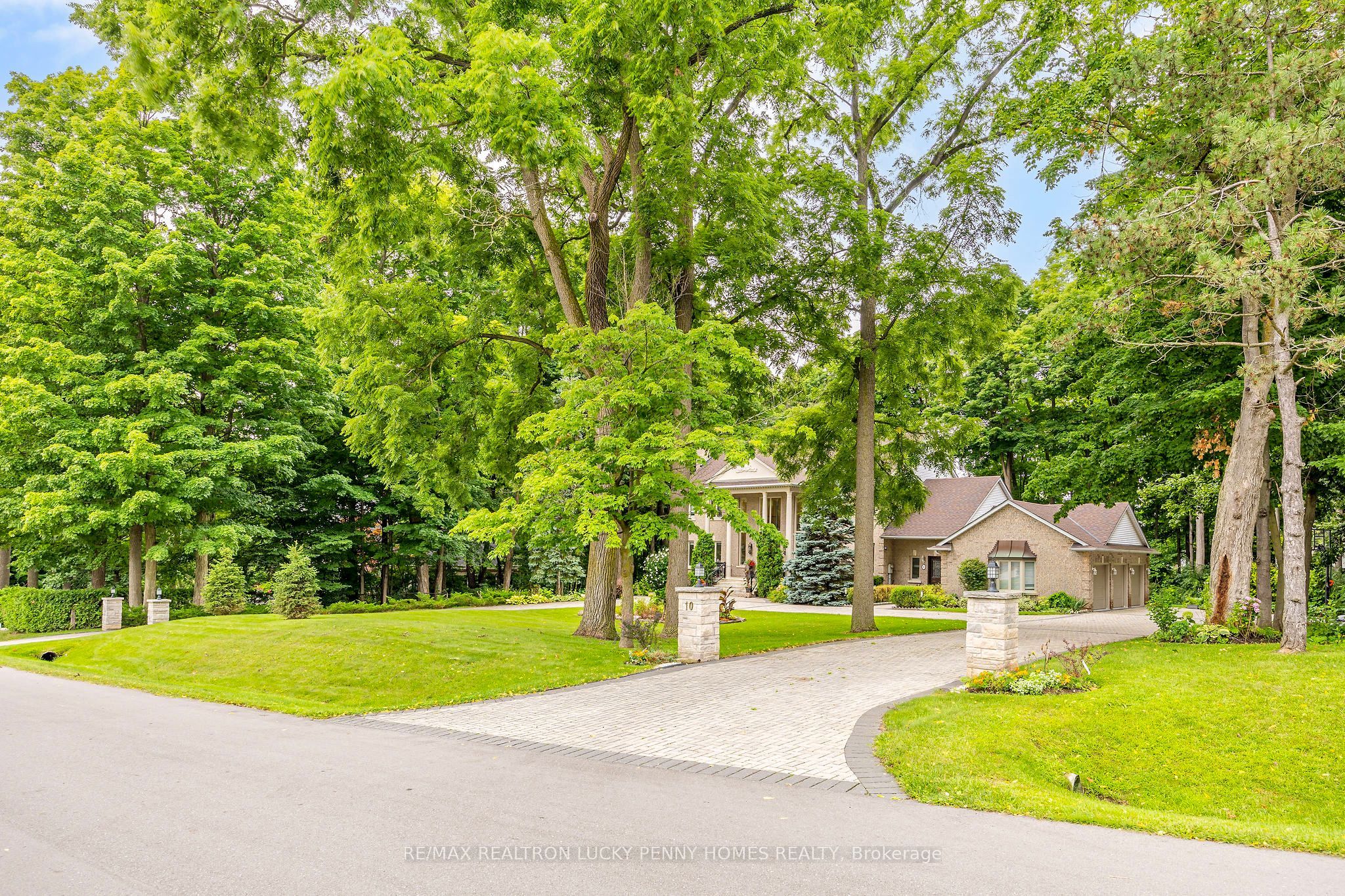 Photo 23 of 10 Walnut Glen Place, Markham, Devil's Elbow — HOMEH