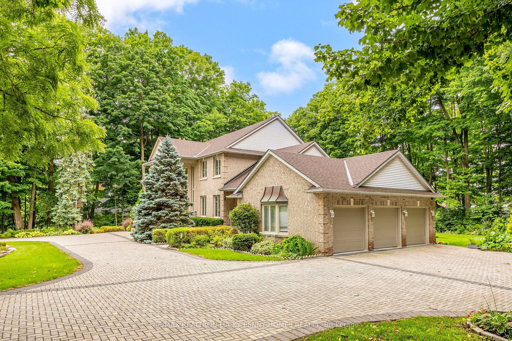 Photo 24 of 10 Walnut Glen Place, Markham, Devil's Elbow — HOMEH