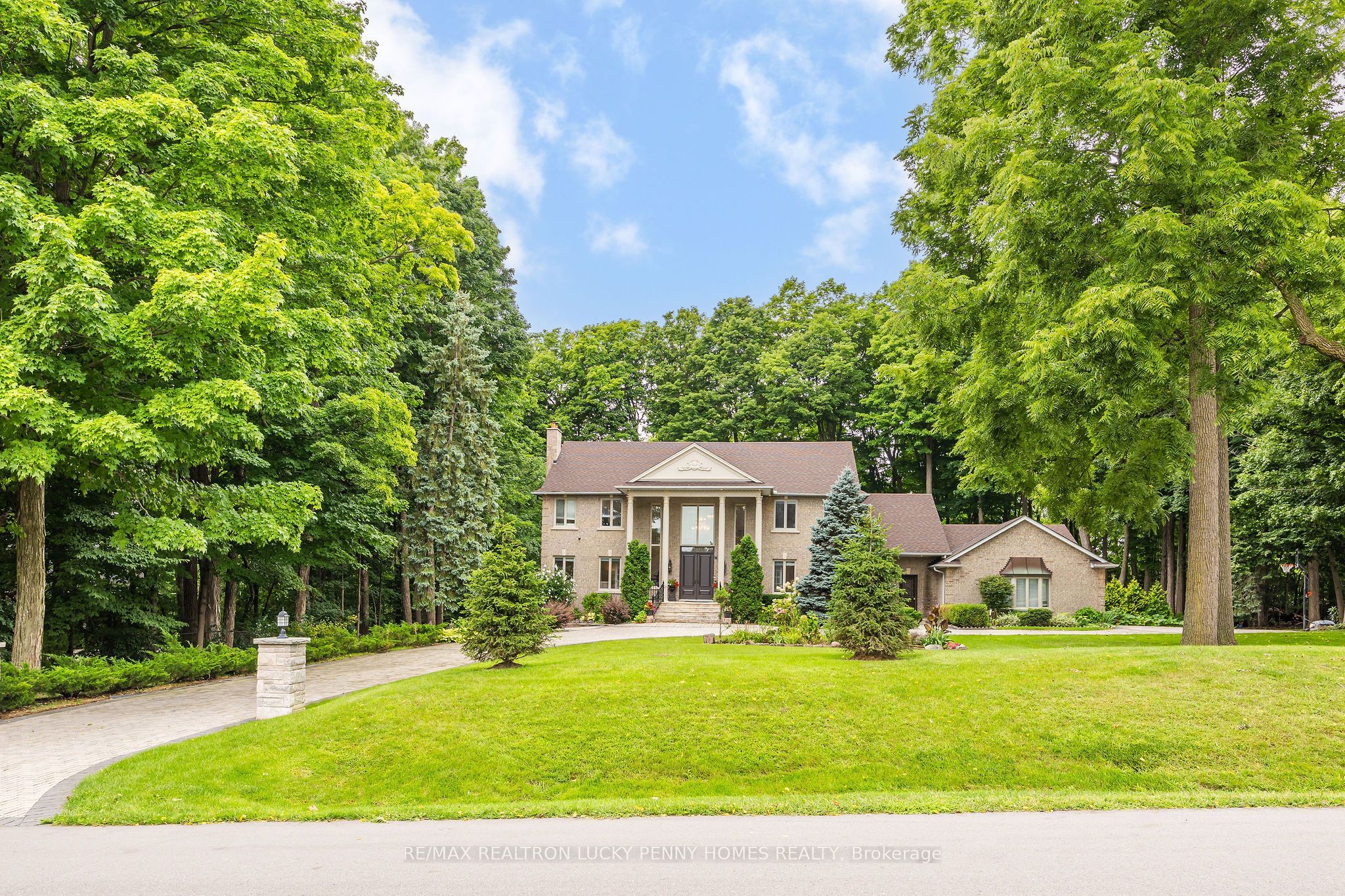 Photo 1 of 10 Walnut Glen Place, Markham, Devil's Elbow — HOMEH