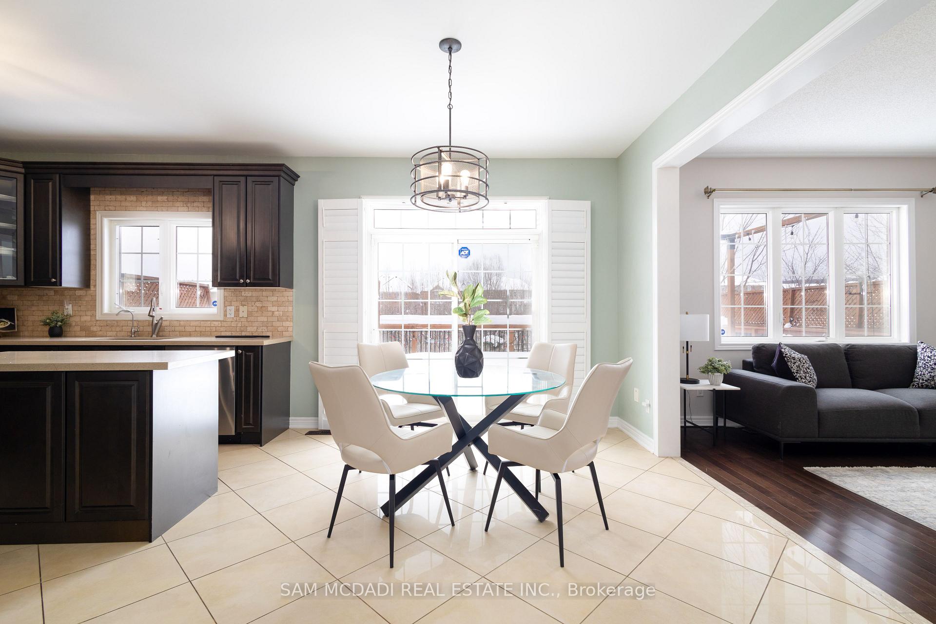 Photo 8 of 296 Wrigglesworth Crescent, Milton, Scott — HOMEH