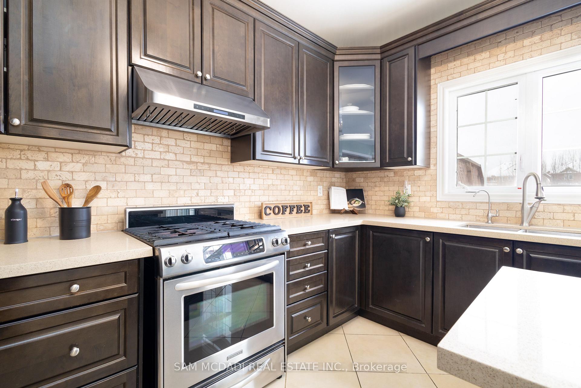 Photo 11 of 296 Wrigglesworth Crescent, Milton, Scott — HOMEH