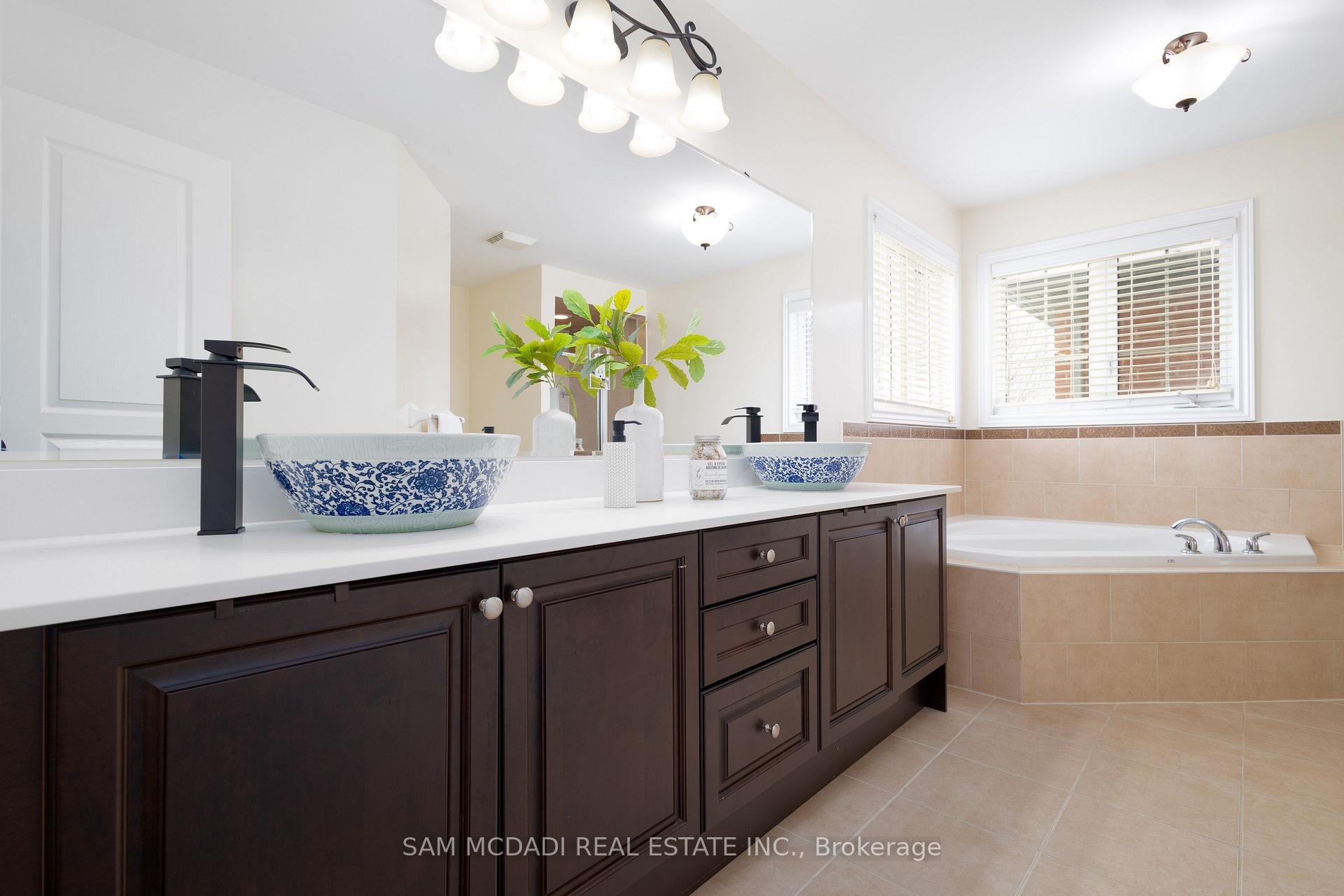 Photo 23 of 296 Wrigglesworth Crescent, Milton, Scott — HOMEH