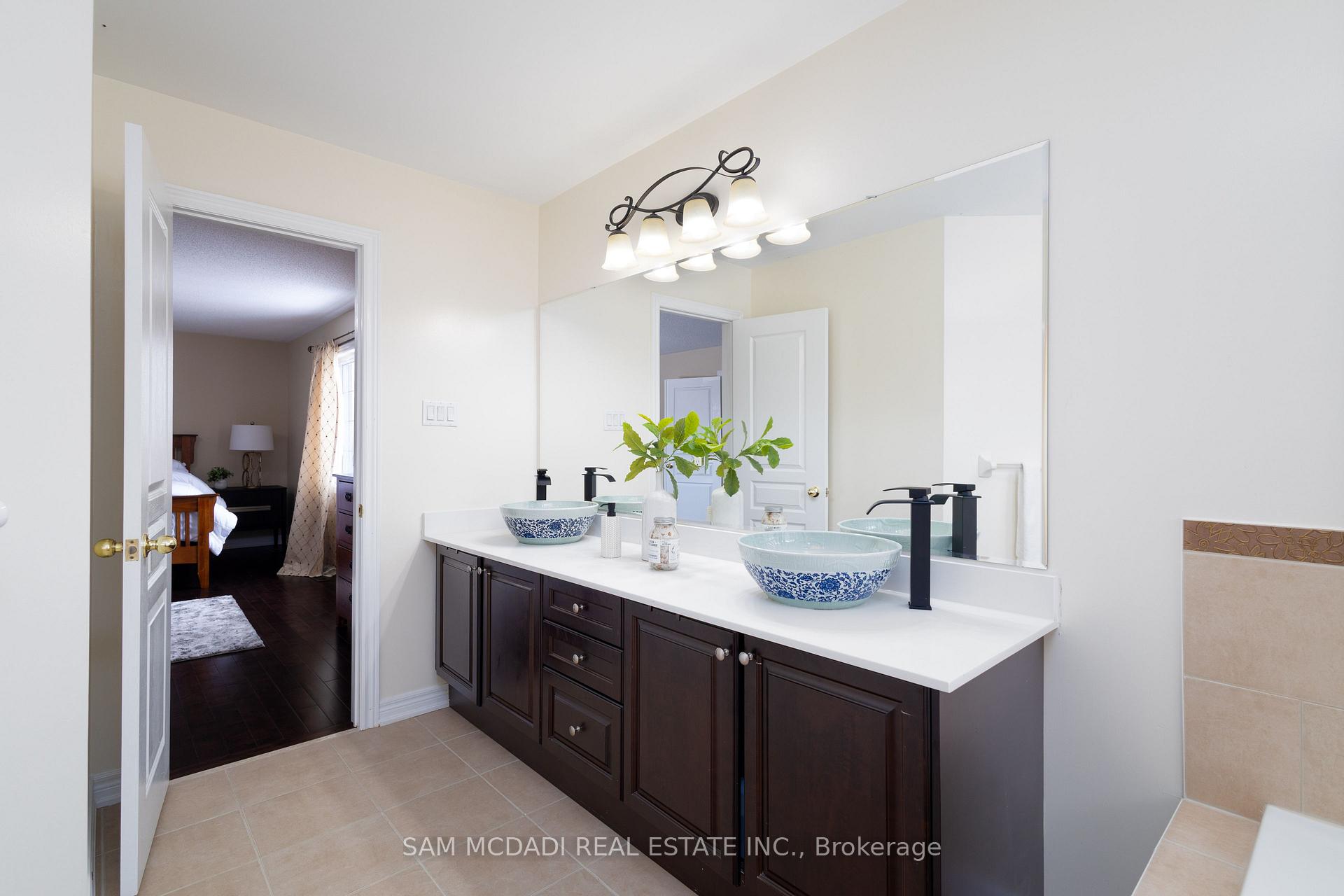 Photo 25 of 296 Wrigglesworth Crescent, Milton, Scott — HOMEH