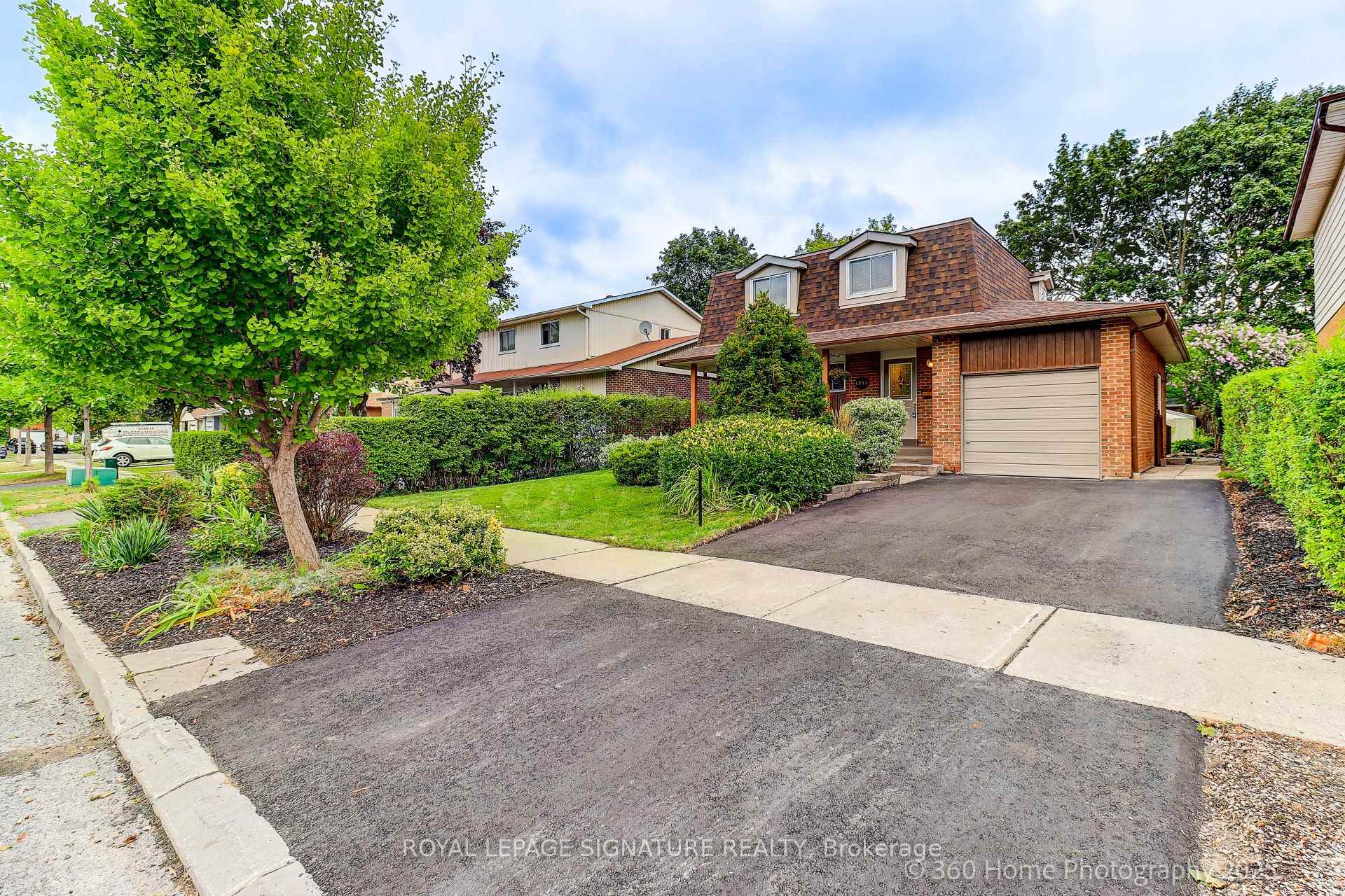 Front of 1943 Faylee Crescent