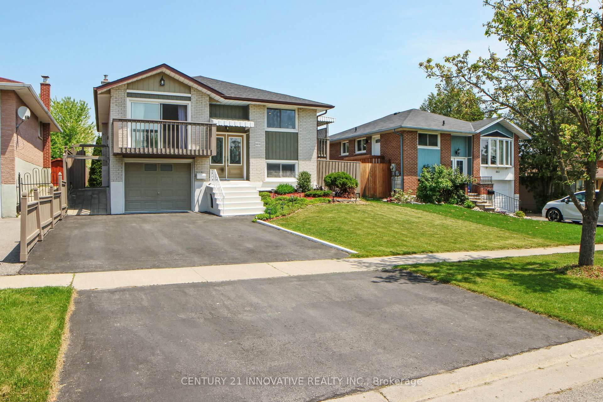 Photo 2 of 889 Carnaby Crescent, Oshawa, Centennial — HOMEH