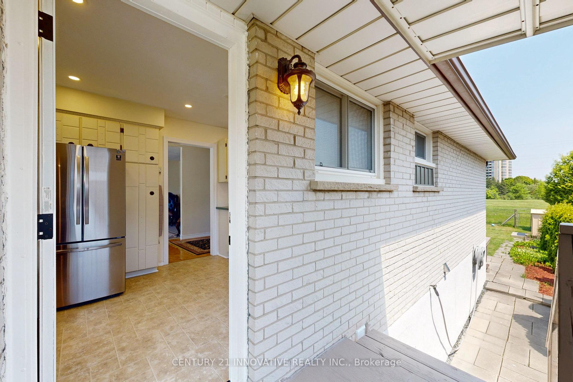 Photo 36 of 889 Carnaby Crescent, Oshawa, Centennial — HOMEH