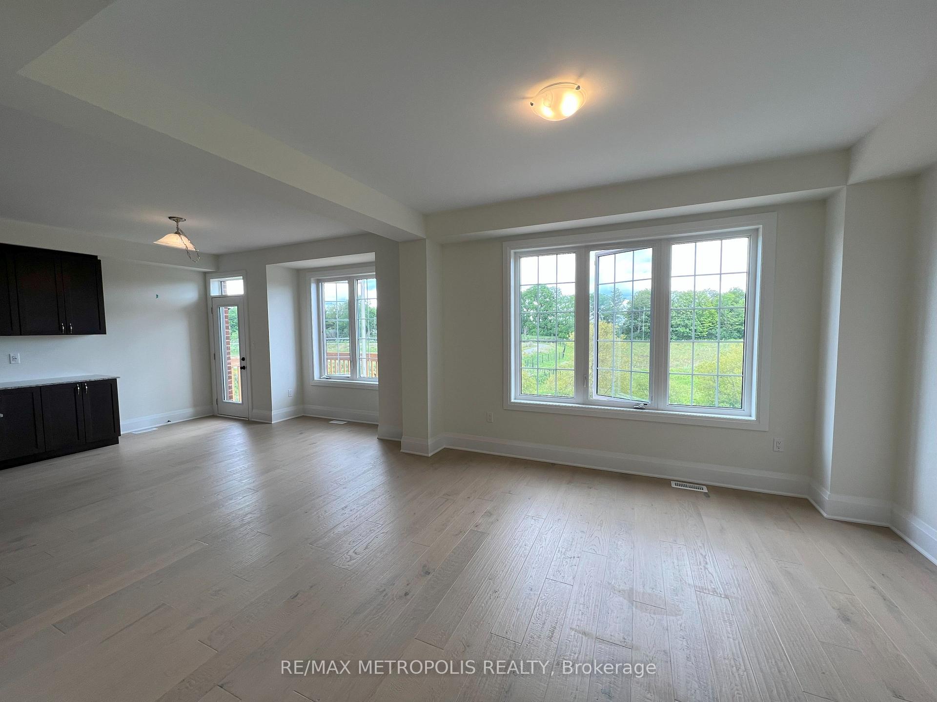 Photo 3 of Unit Main & Upper, 3271 Turnstone Boulevard, Pickering, Rural Pickering — HOMEH