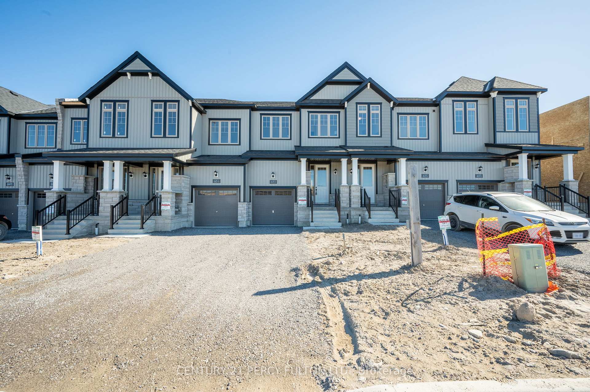 Photo 1 of 653 Pollock Grove, Peterborough, Monaghan Ward 2 — HOMEH
