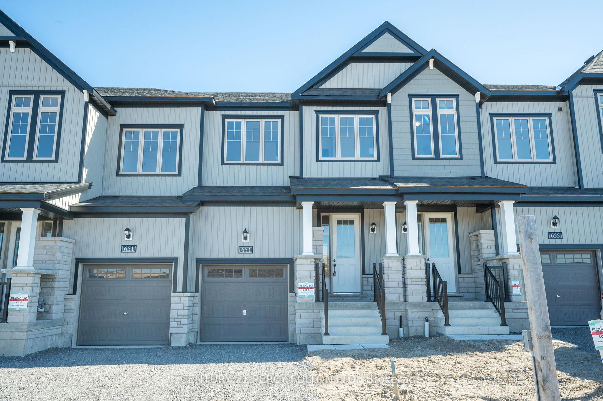 Photo 2 of 653 Pollock Grove, Peterborough, Monaghan Ward 2 — HOMEH