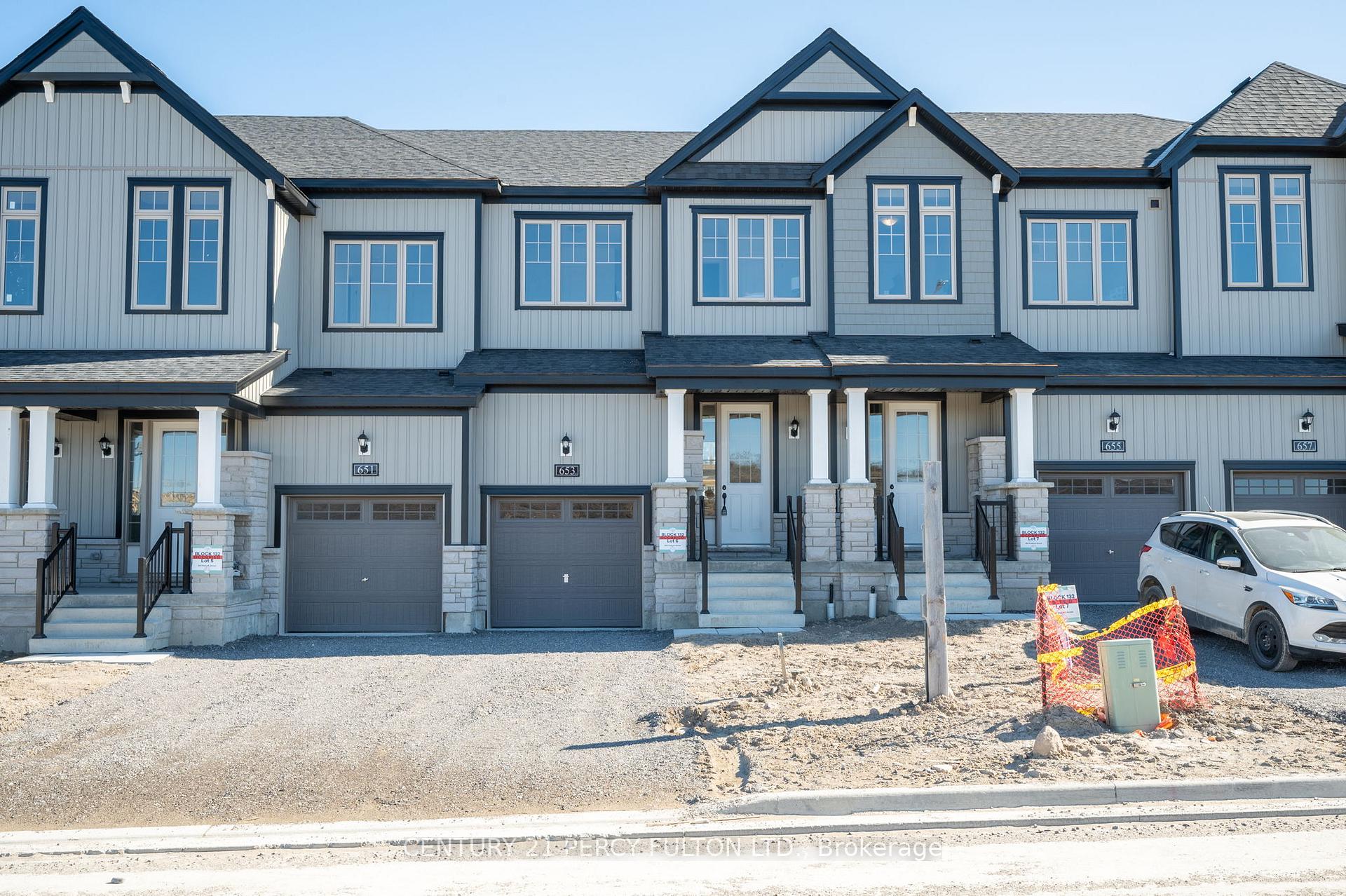 Photo 3 of 653 Pollock Grove, Peterborough, Monaghan Ward 2 — HOMEH