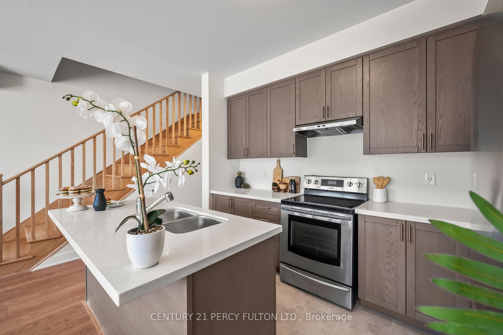 Photo 10 of 653 Pollock Grove, Peterborough, Monaghan Ward 2 — HOMEH