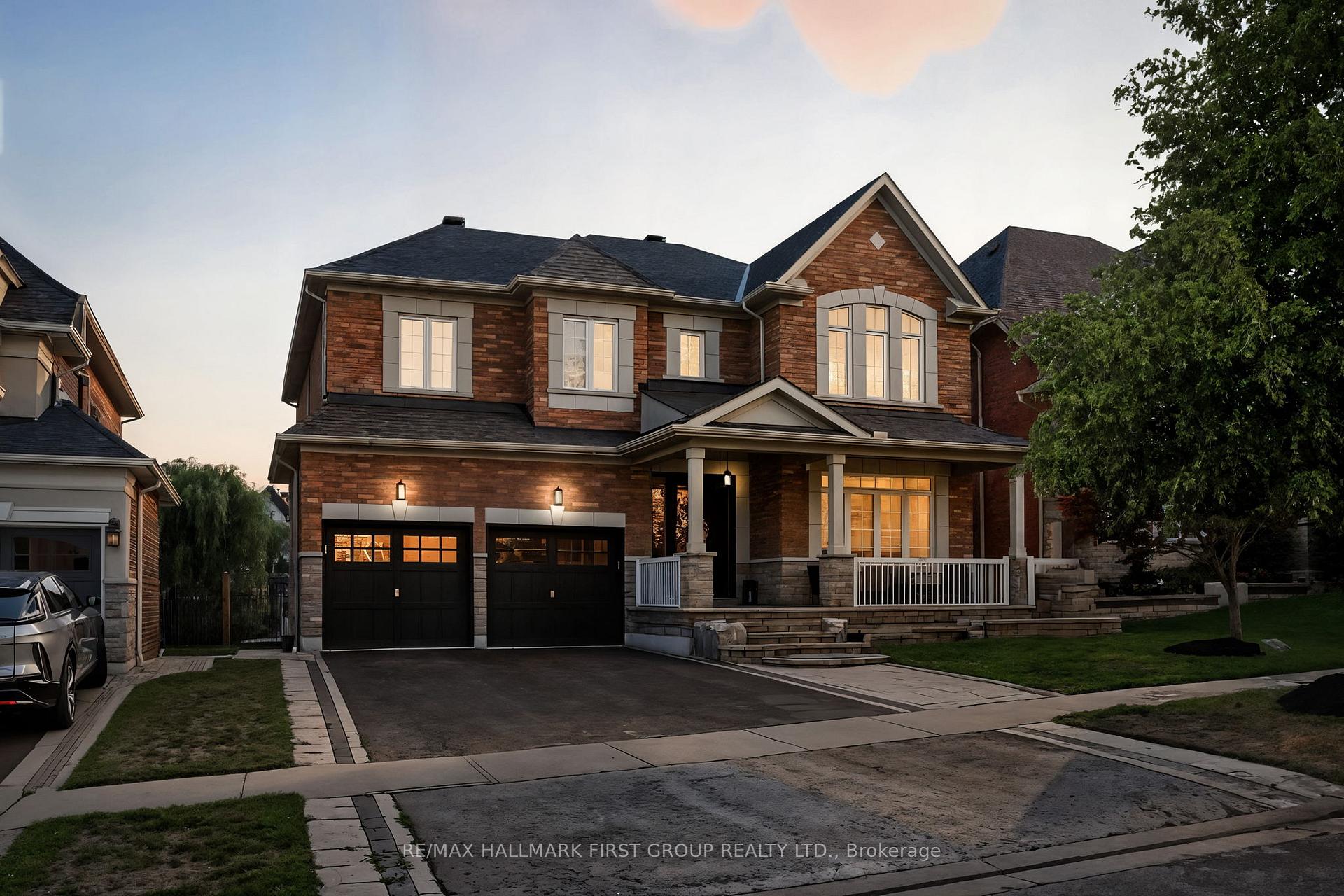 Front of 2318 Canterbury Crescent