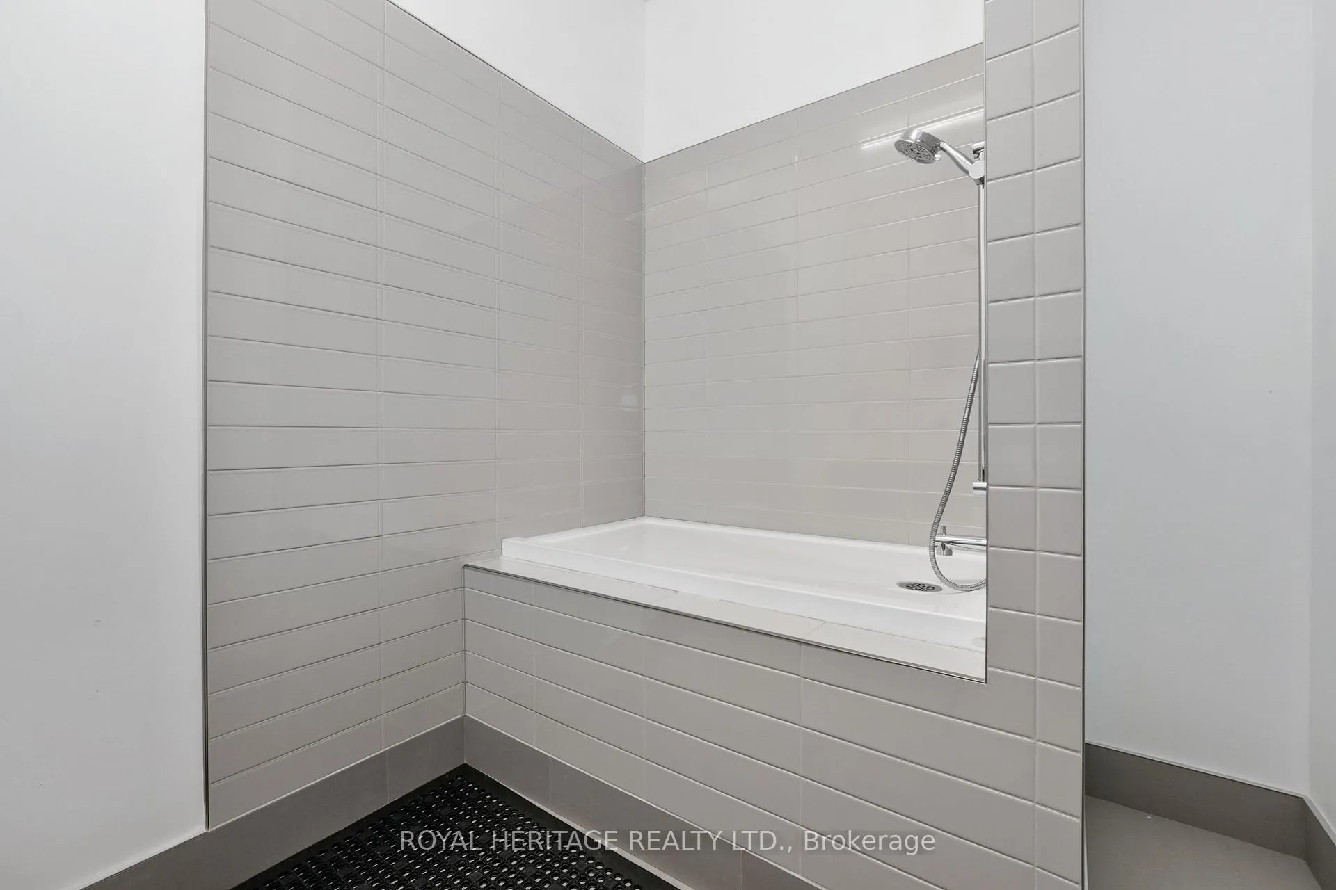 Photo 26 of Unit 407, 195 Hunter Street, Peterborough, Ashburnham Ward 4 — HOMEH