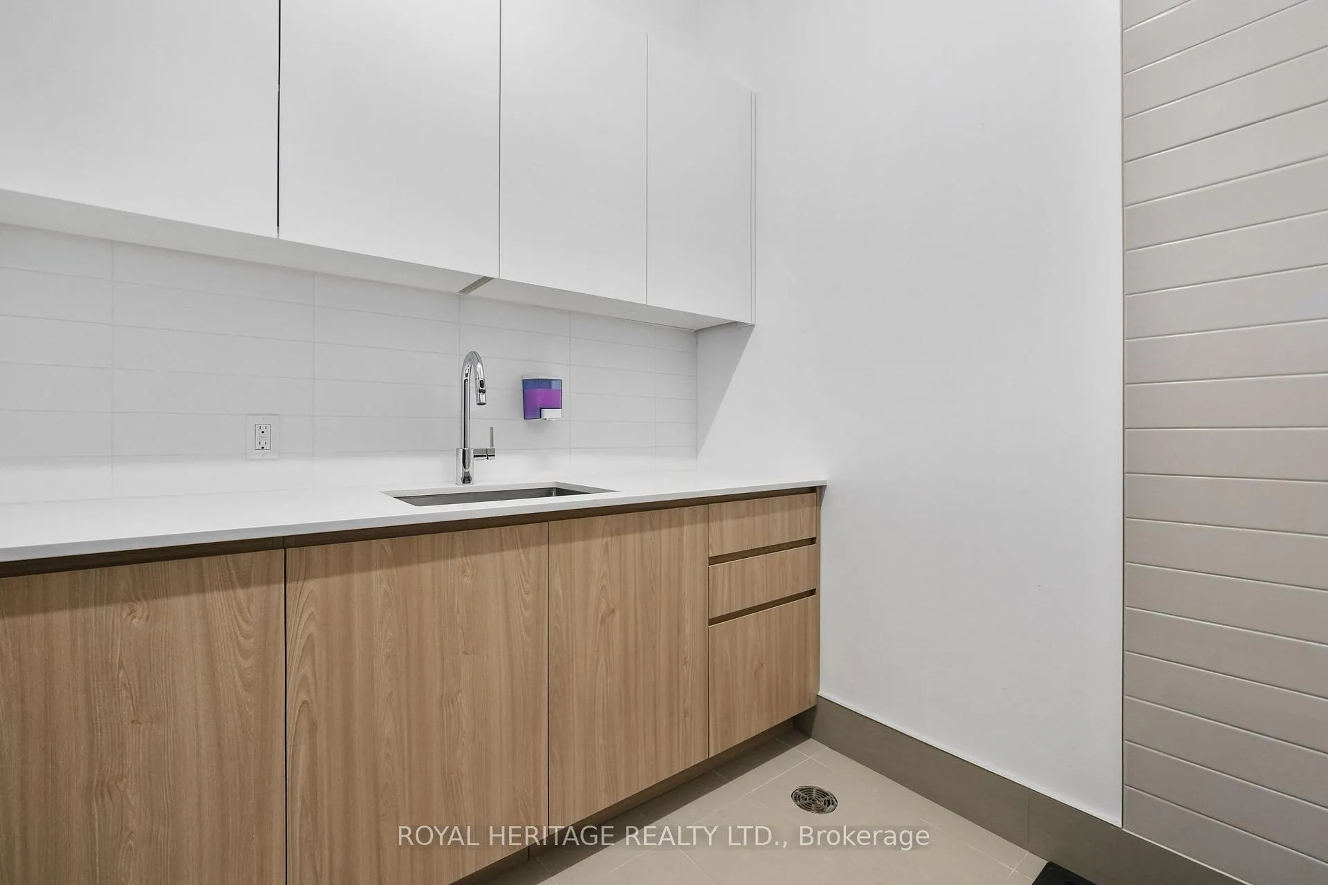 Photo 27 of Unit 407, 195 Hunter Street, Peterborough, Ashburnham Ward 4 — HOMEH