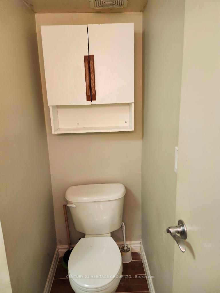 Photo 10 of 976 Glen Street E, Oshawa, Lakeview — HOMEH